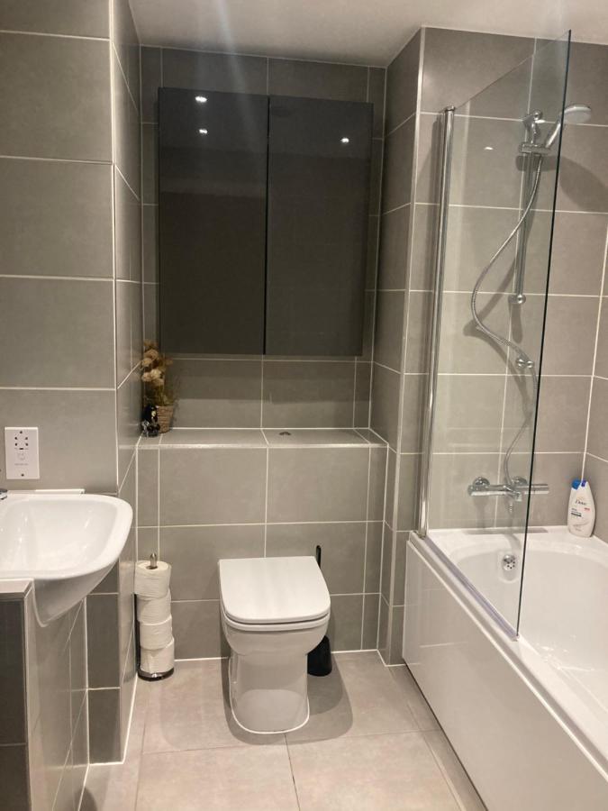 Canal View 1 Bed Apartment In Zone 1 London Eksteriør bilde